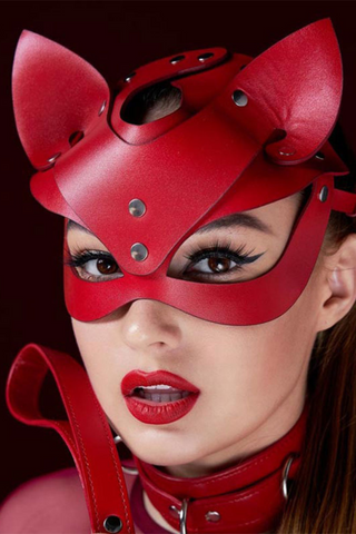 BYVORIA Hallowe'en Edit — red lace mask